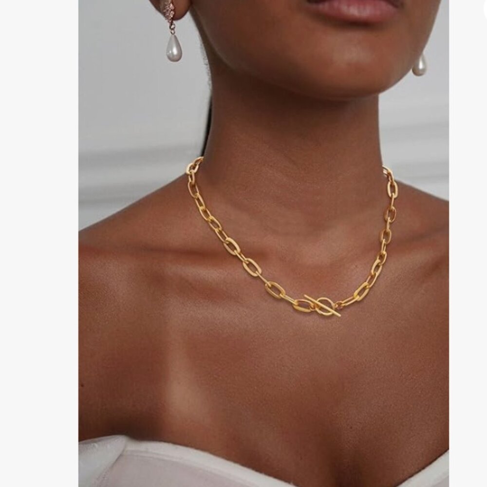 Anthro Gold Link Chain - Picture 4 of 5